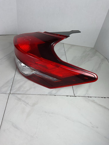 Tail Light Assembly NISSAN KICKS Right 18 19 201