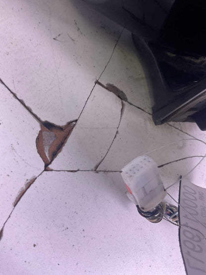 Door Mirror INFINITI M35 Left 06 07 081