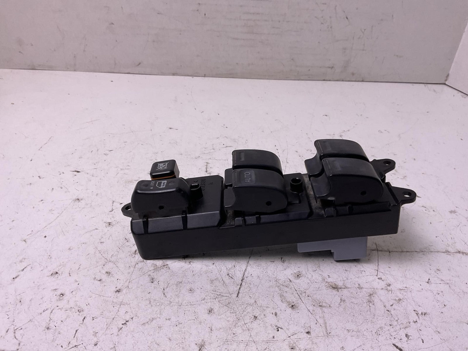 Door Switch Front TOYOTA SIENNA 04 05 06 07 08 09 103