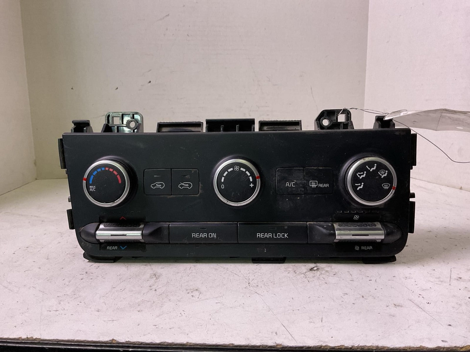 Heater A/c Control KIA CARNIVAL 220