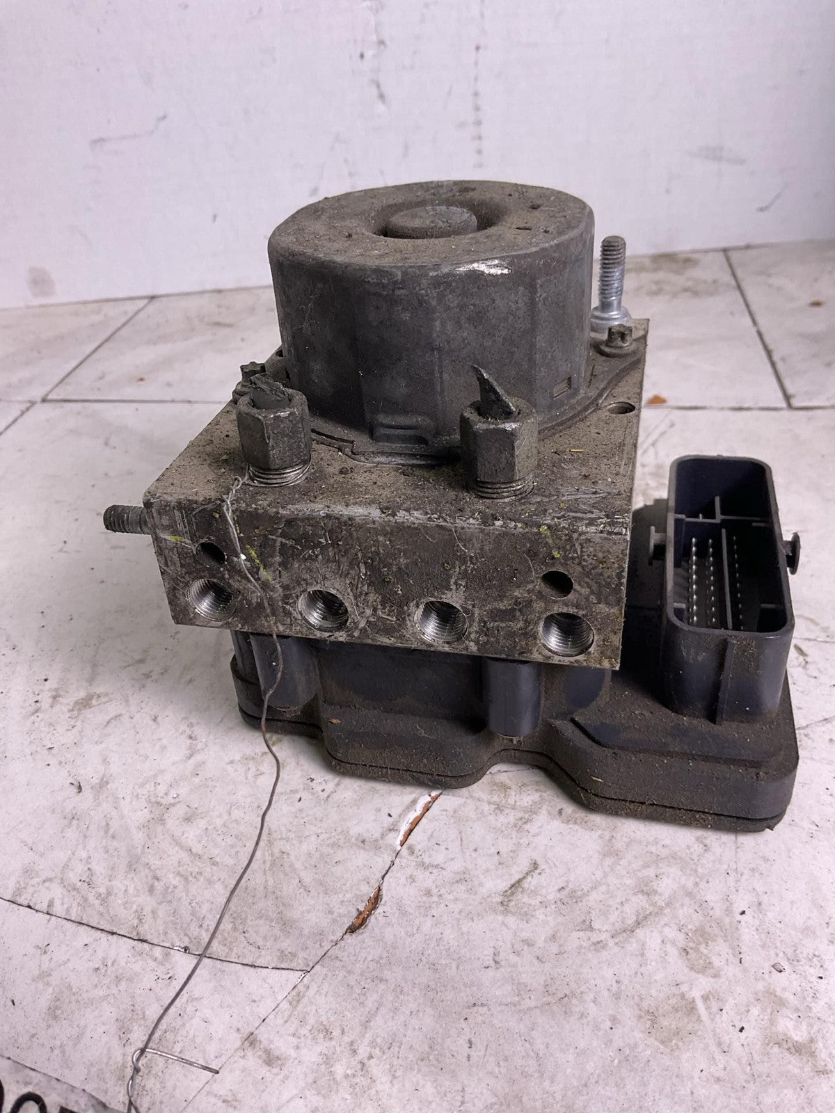 Anti-lock Brake Parts NISSAN VERSA 14 15 16 17 18 193