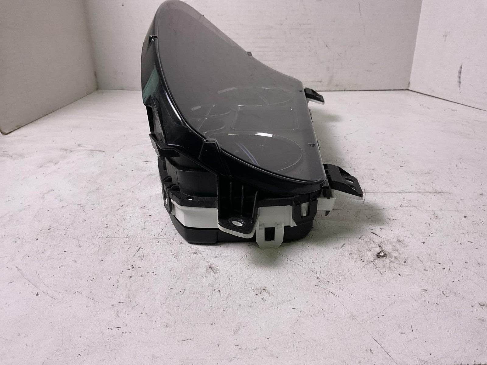 Speedometer ESCALADE ESV 081