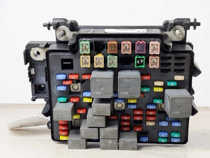 Engine Fuse Box CADILLAC ESCALADE 03 04 05 060