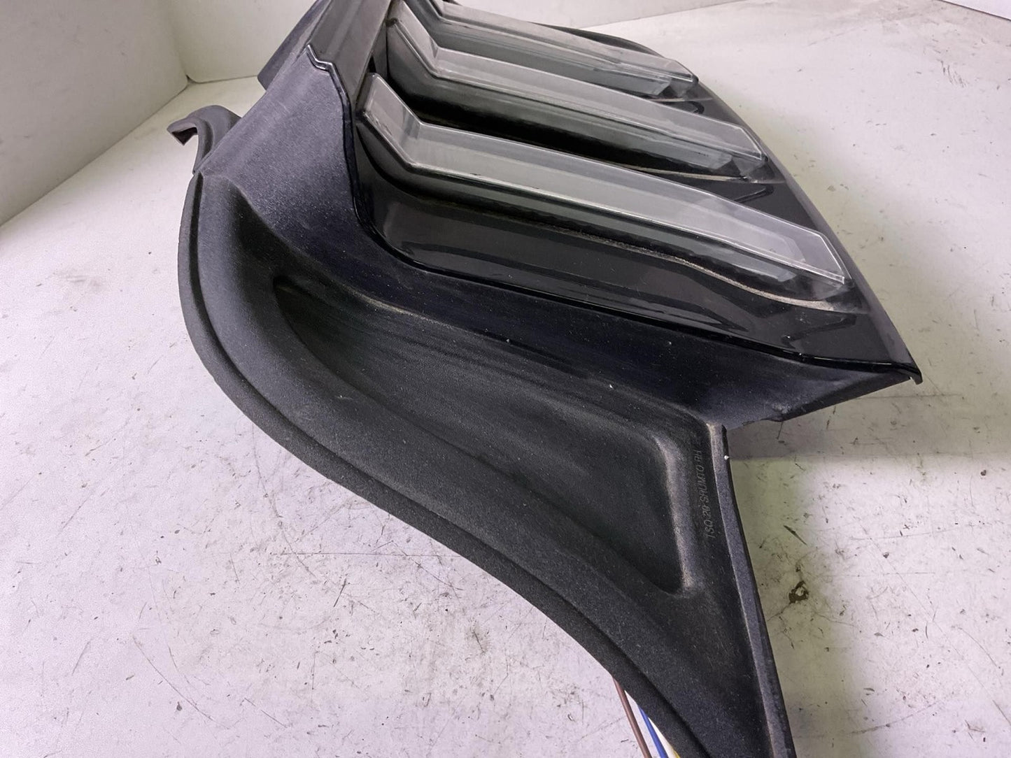 Tail Light Assembly FORD MUSTANG Right 18 19 20 21 22 234