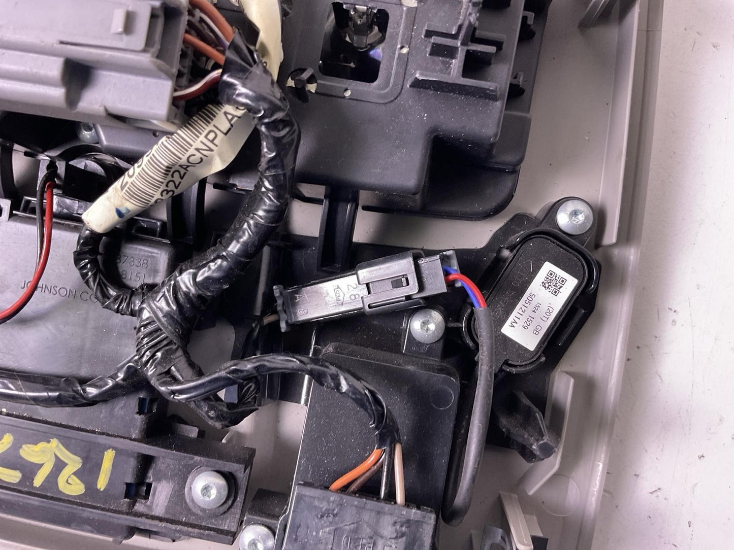 Interior Light BUICK ENCLAVE 124