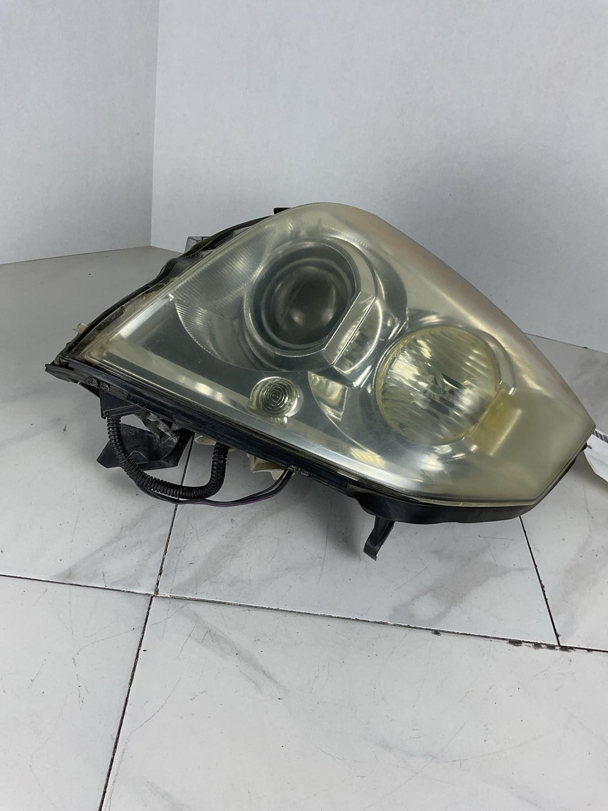 Headlight Assembly Right Passenger Side For 2006-2011 Cadillac DTS5