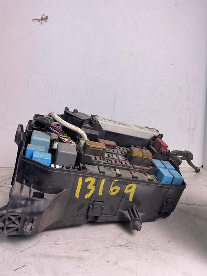 Engine Fuse Box LEXUS CT200H 11 12 134