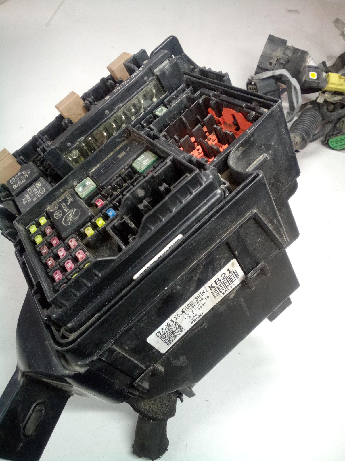 Engine Fuse Box KIA CARNIVAL 227