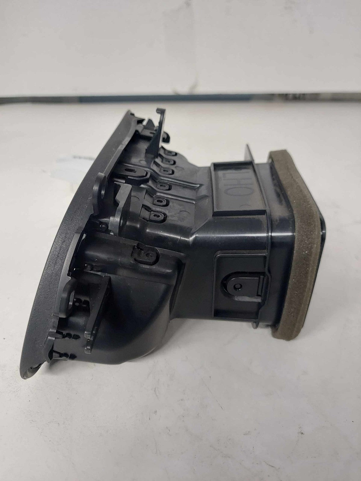 Air Cond./heater Vents CHRYSLER 200 151