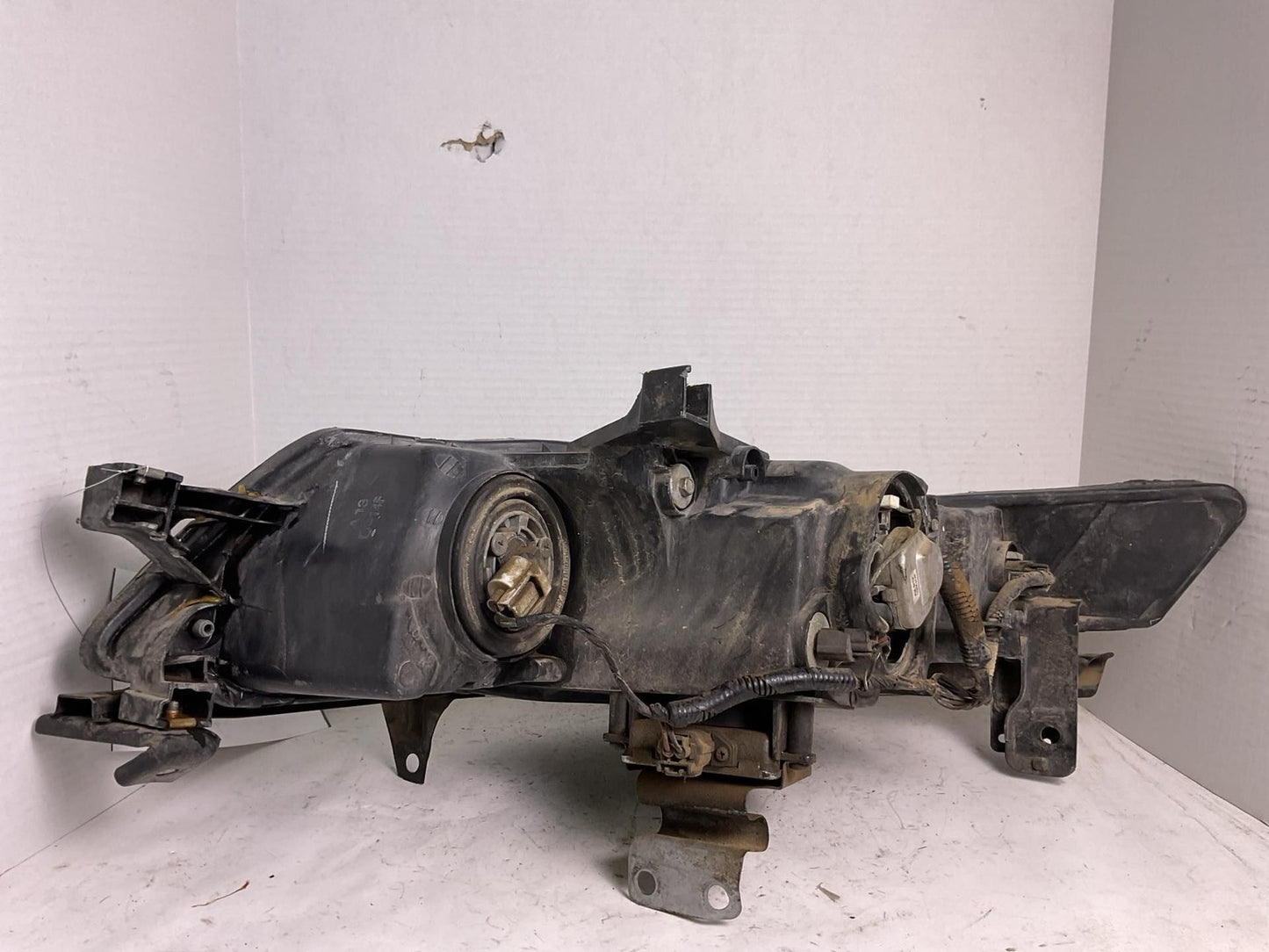 Headlight Assembly Right Passenger Side For 2006 Acura TL3