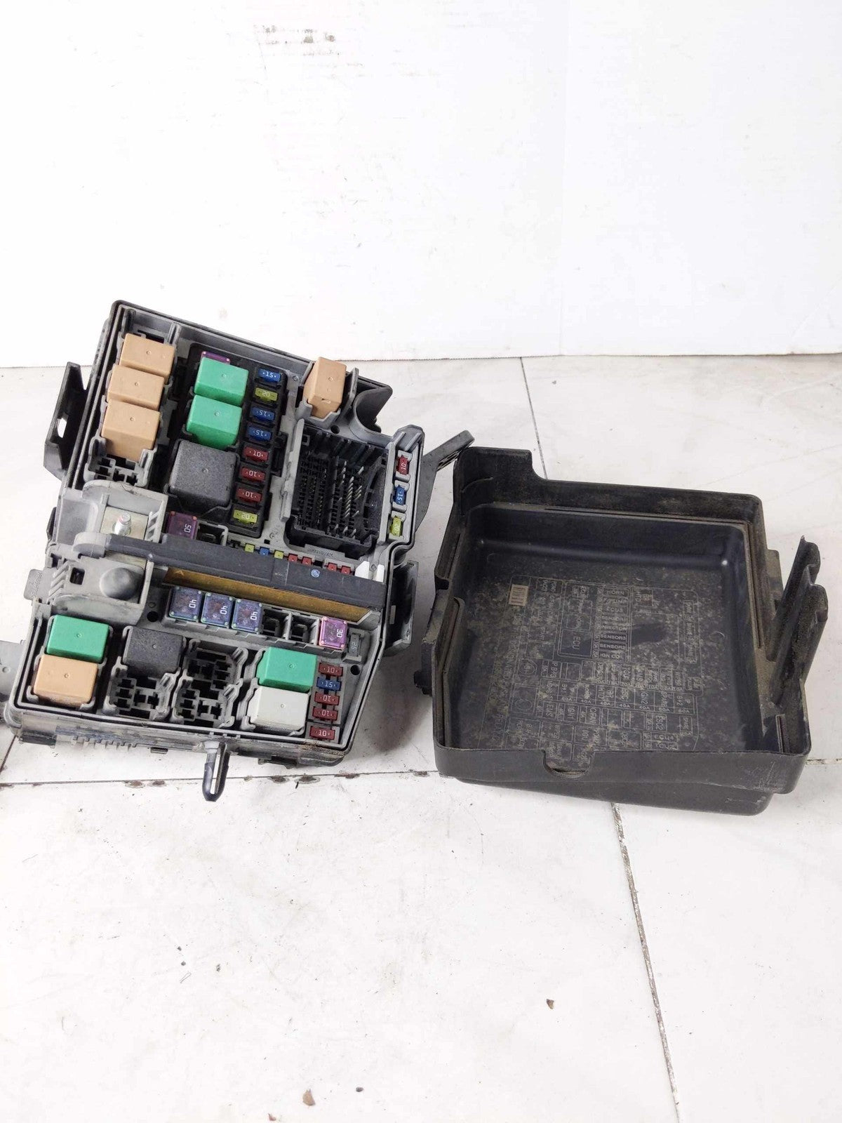 Engine Fuse Box KIA OPTIMA 11 12 130