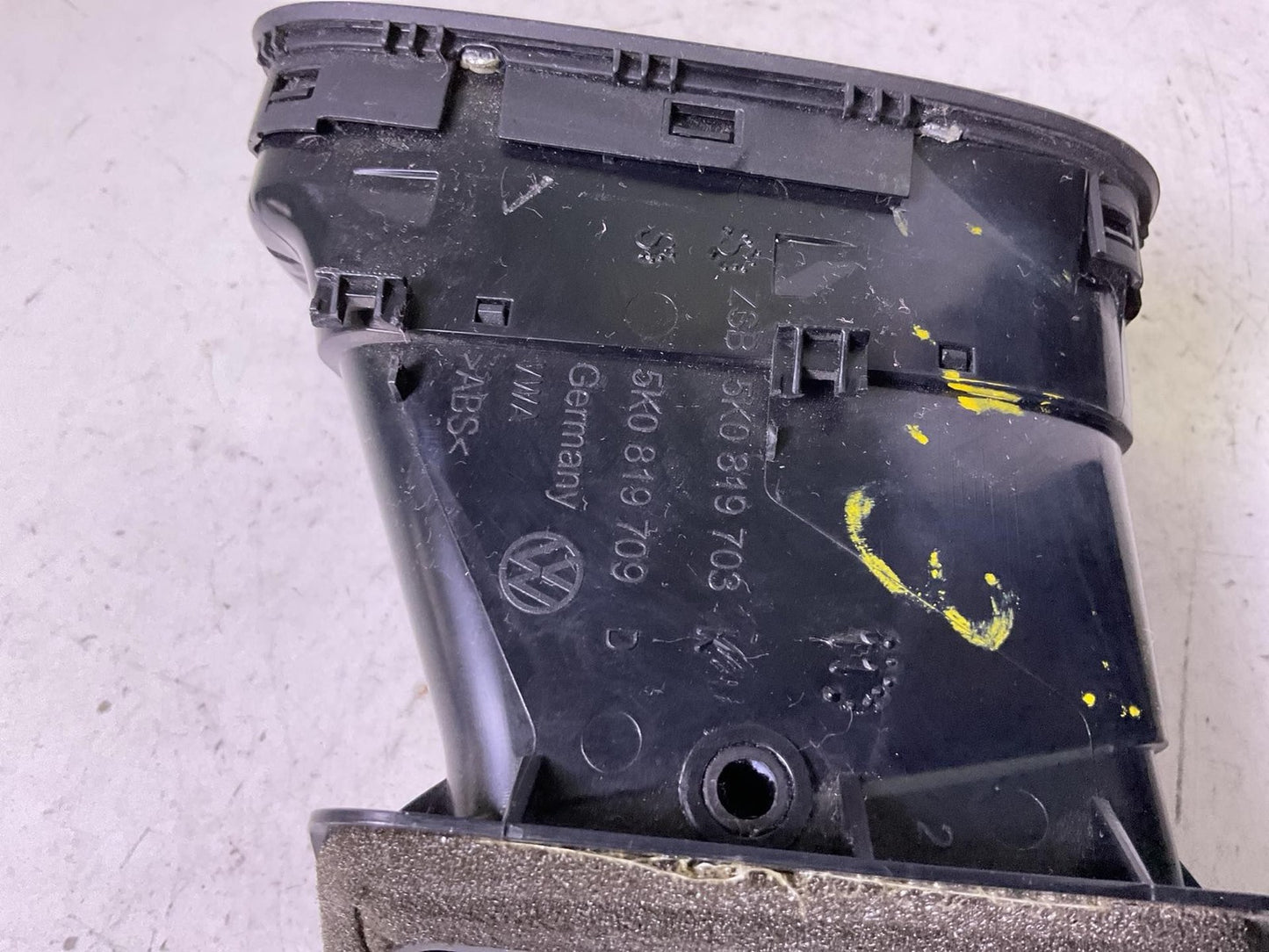 Air Cond./heater Vents GOLF EXCEPT GTI 124