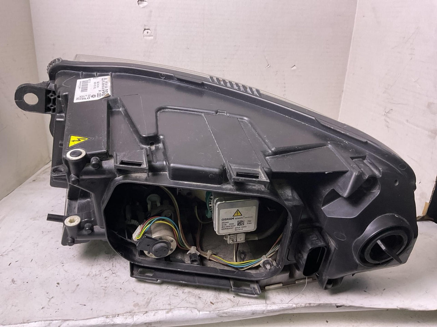 Headlamp Assembly AUDI A6 Right 09 10 111