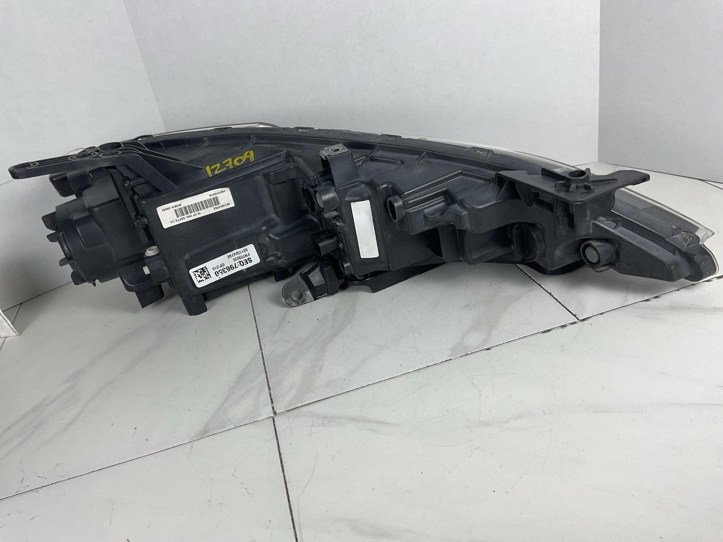 Left Driver Side Head Light Assembly For 2015-2017 CHRYSLER 2004