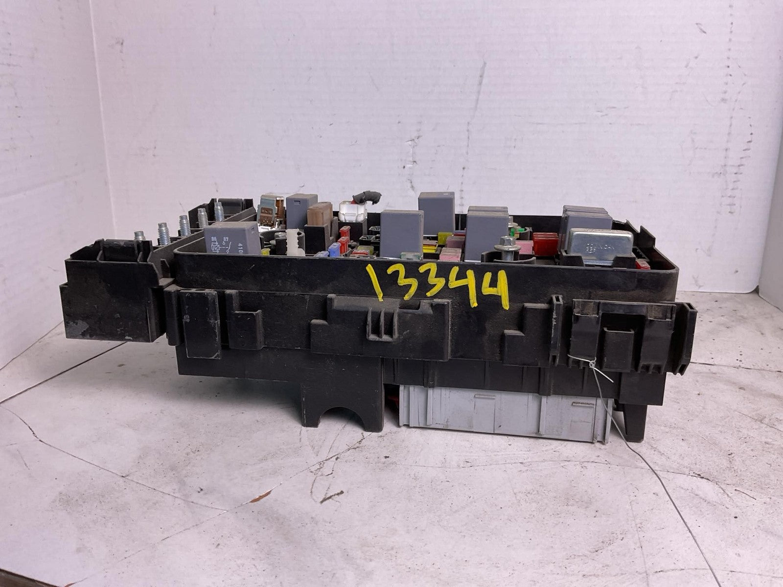 Engine Fuse Box CHRYSLER 200 151