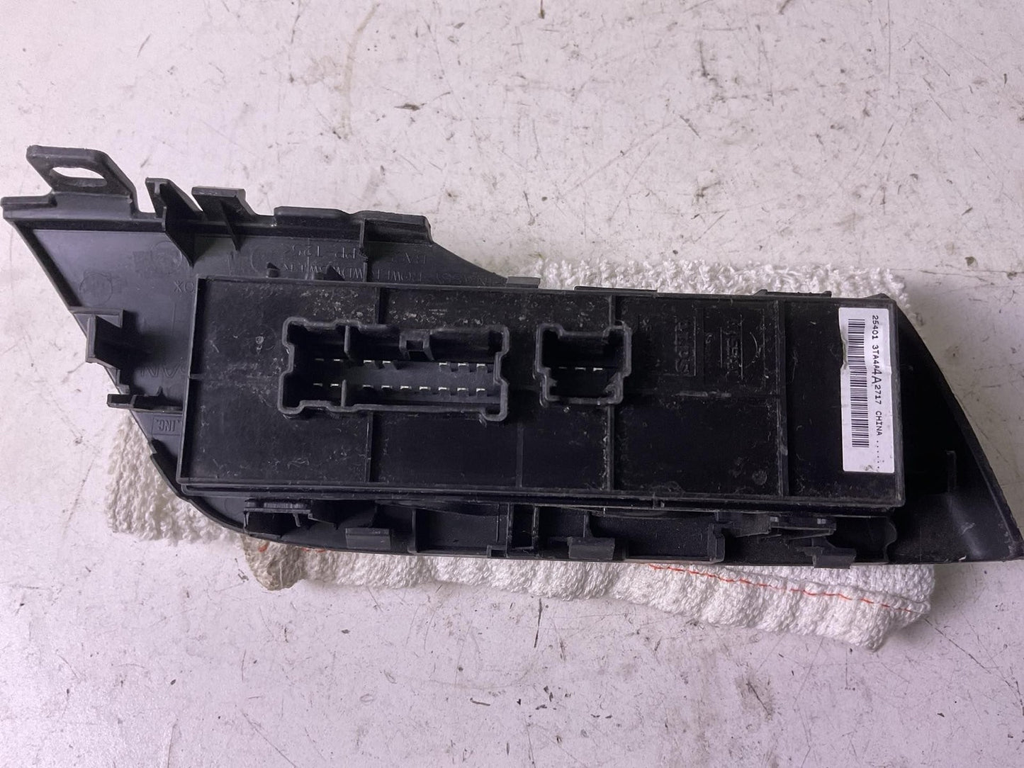 Door Switch Front KIA FORTE 19 20 21 22 23 245