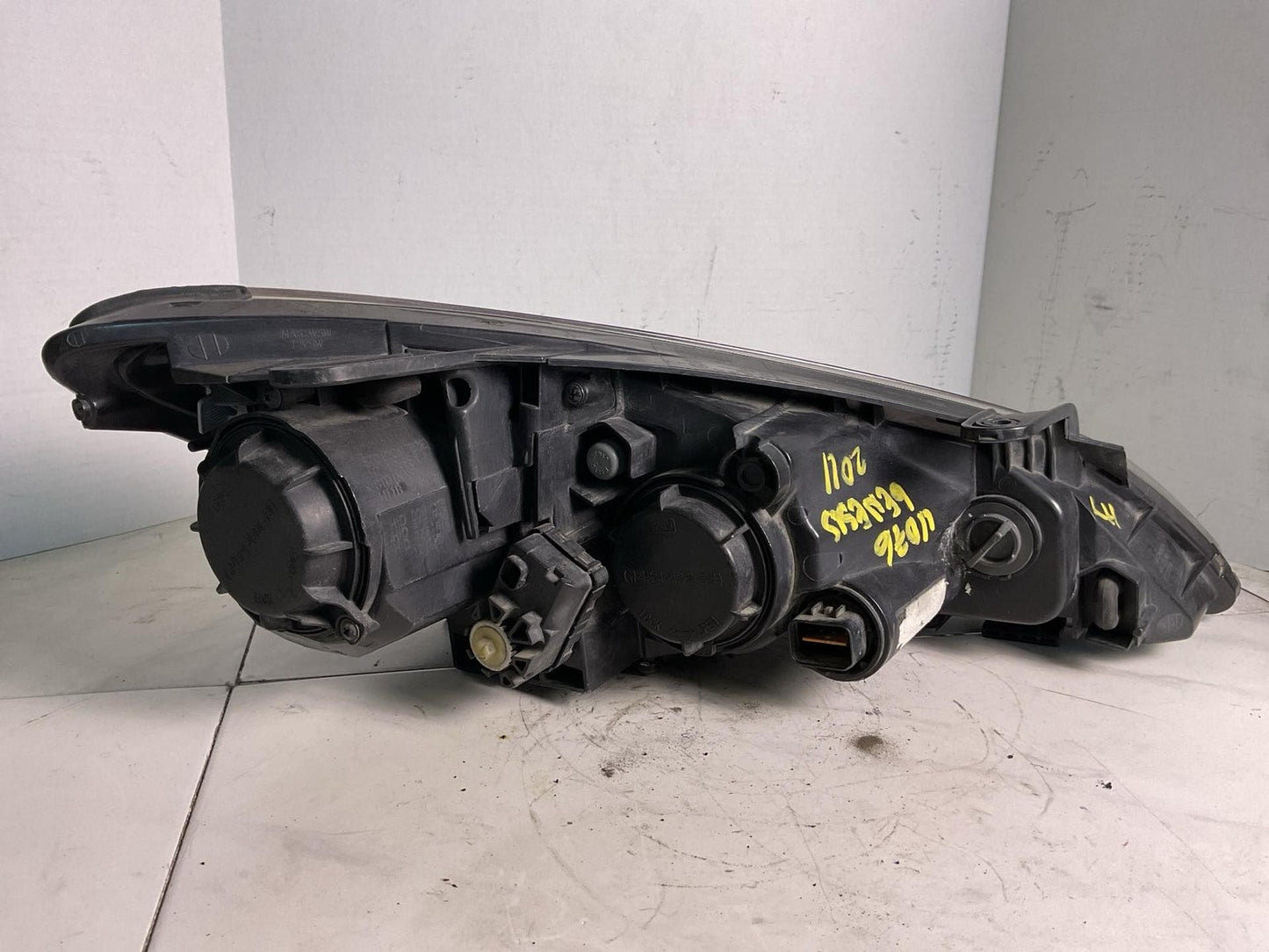 Headlamp Assembly HYUNDAI GENESIS Left 09 10 11 122