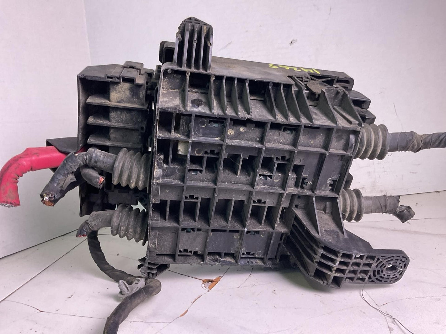 Engine Fuse Box CHEVY CAMARO 16 175