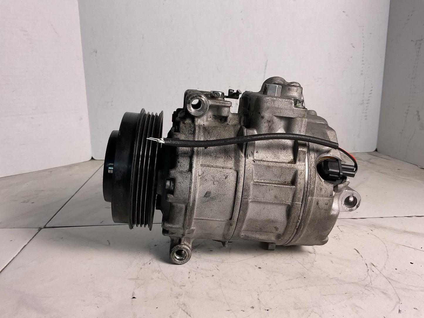A/c Air Compressor BMW 545I 04 052