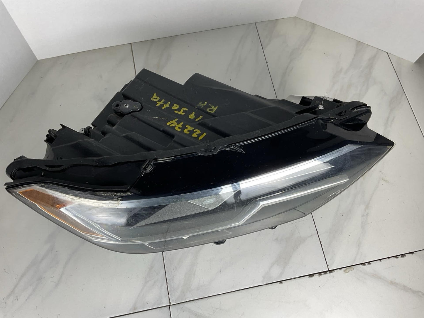 Right Passenger Side Headlamp Assembly For 2019-2023 JETTA EXCEPT GLI2