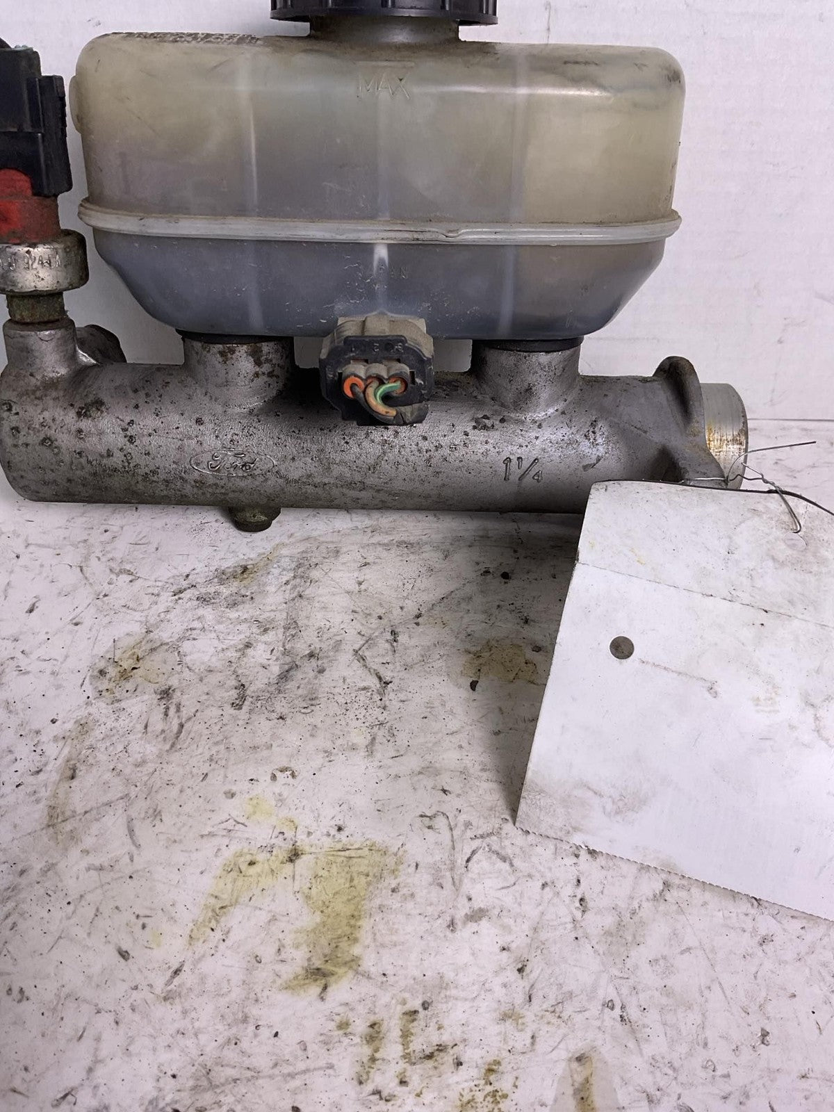 Master Cylinder FORD PICKUP F150 00 01 02 03 048