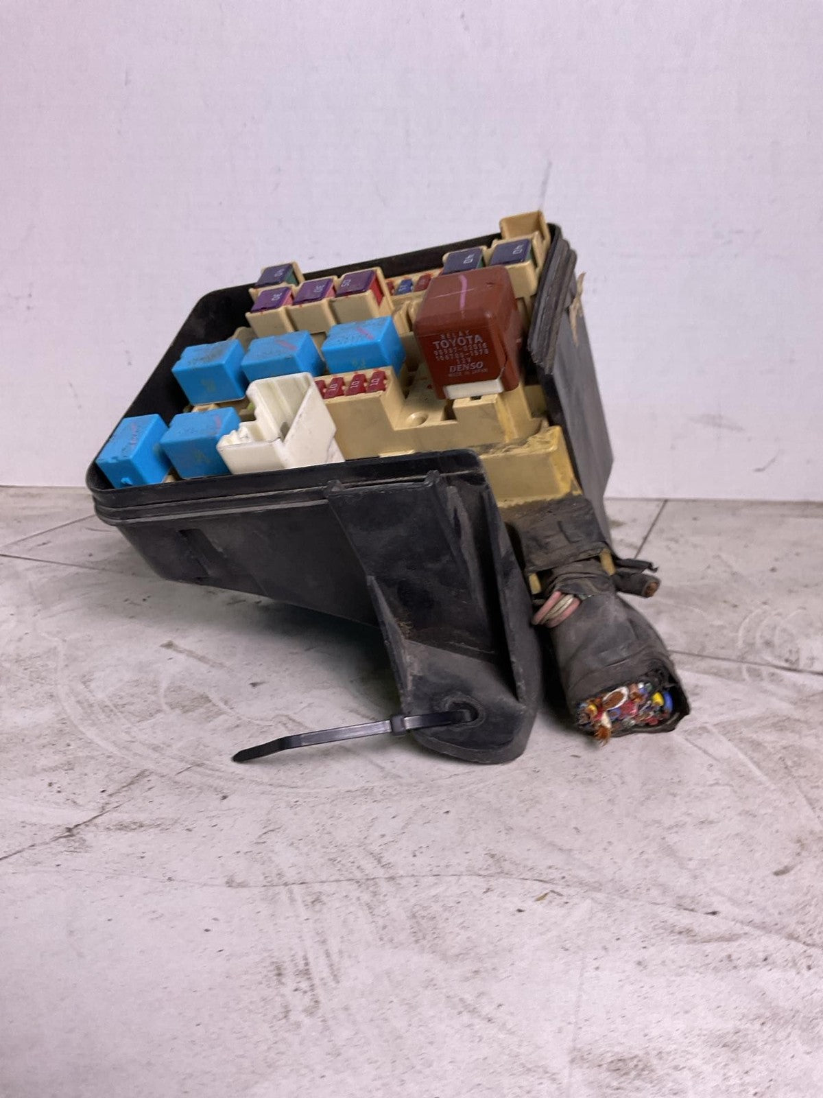 Engine Fuse Box SCION TC 05 06 07 08 09 103