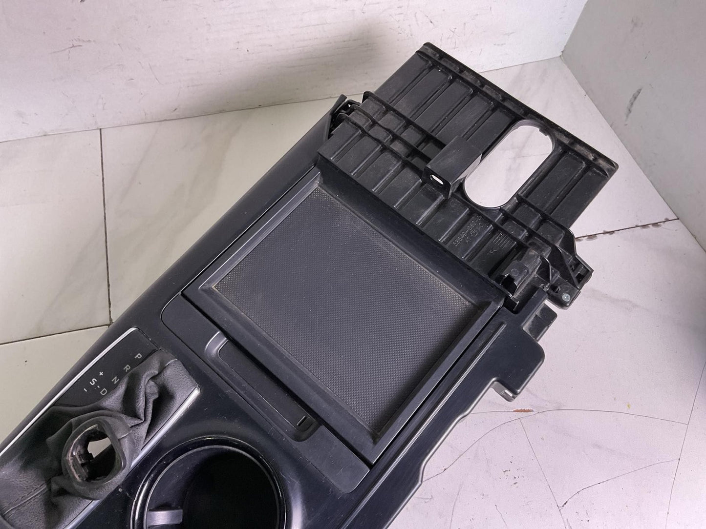 Front Console TOYOTA CAMRY 18 19 202