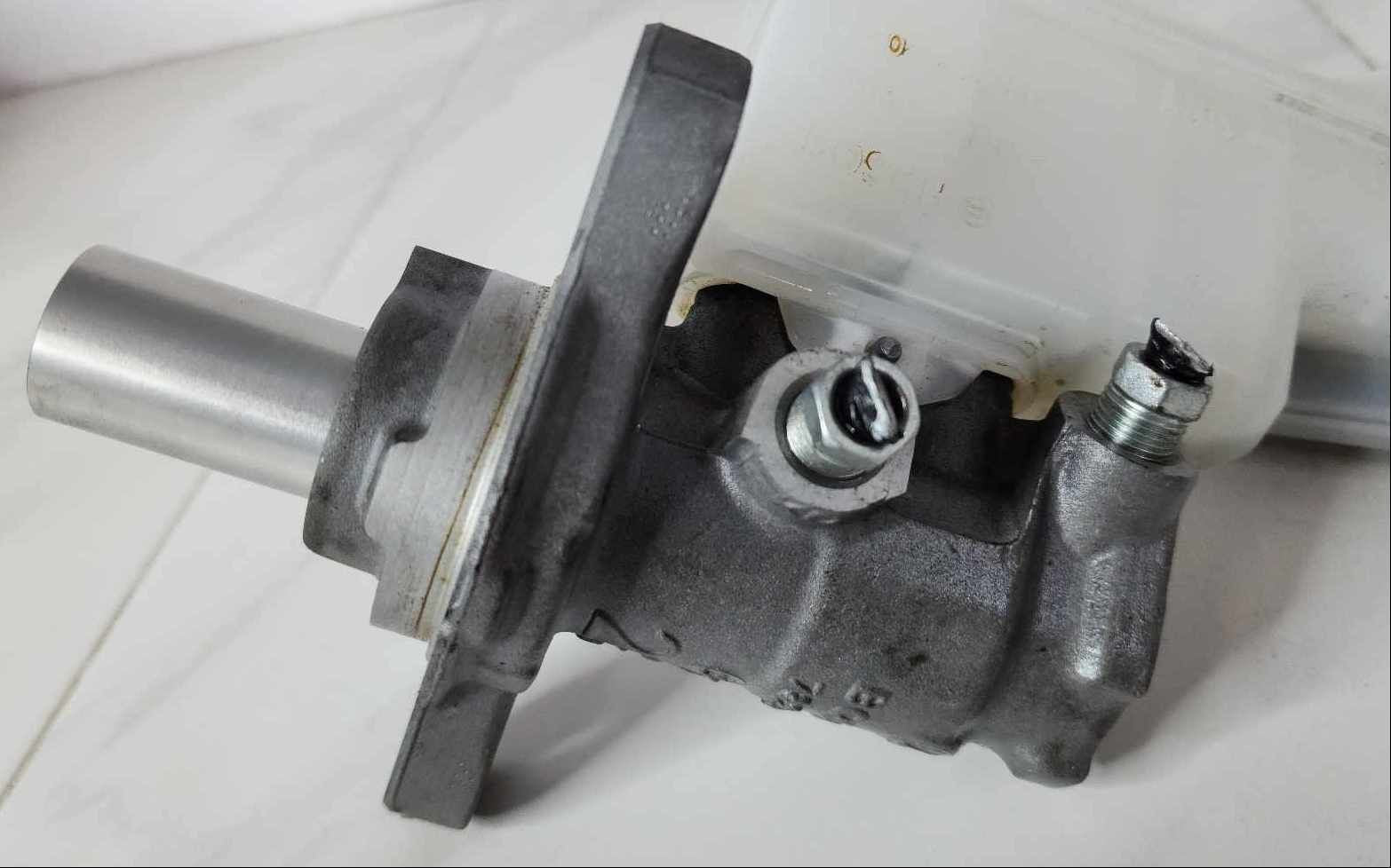 Master Cylinder NISSAN ROGUE SPORT 17 18 19 20 21 221