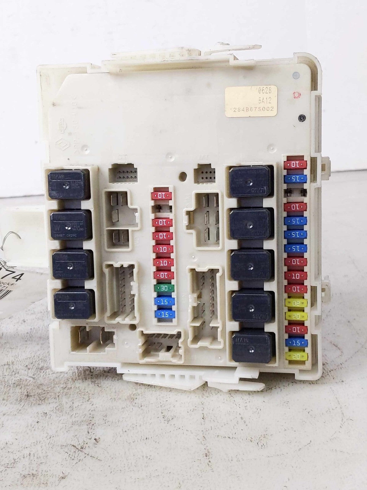 Engine Fuse Box NISSAN TITAN 04 05 062