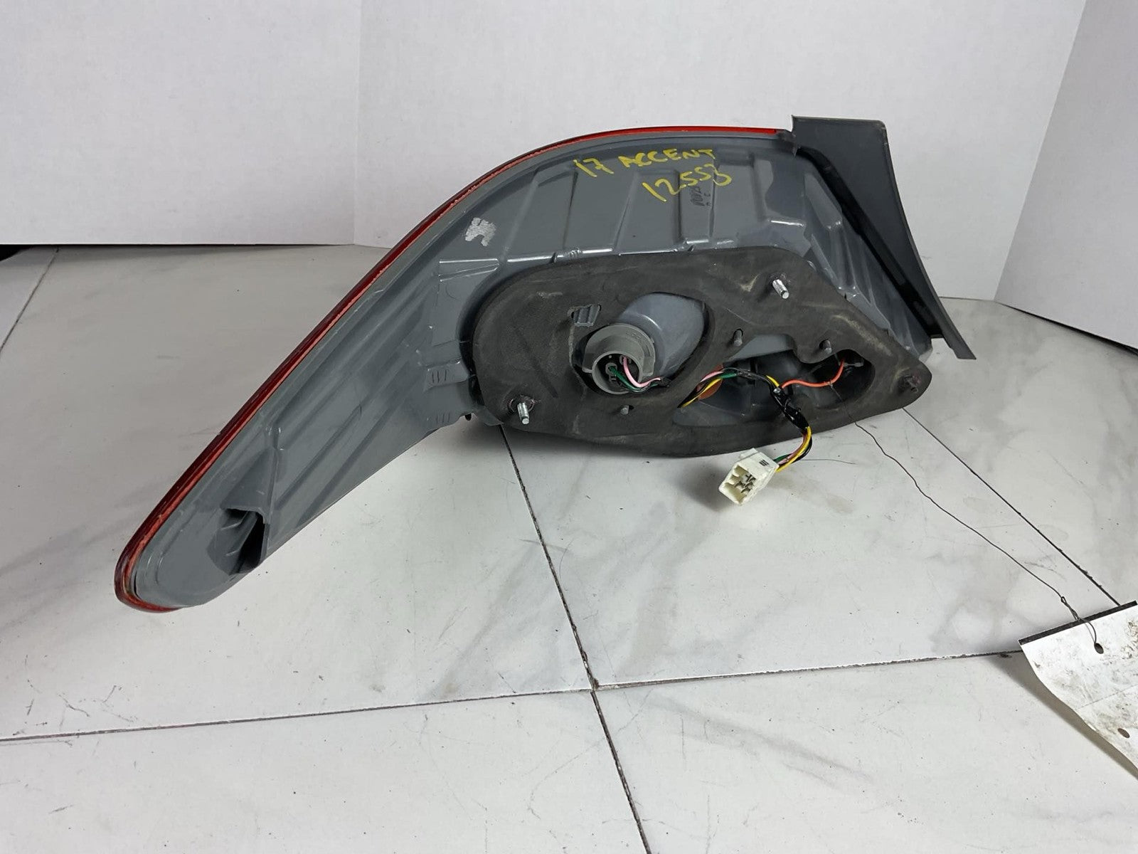 Tail Light Assembly HYUNDAI ACCENT Right 15 16 174