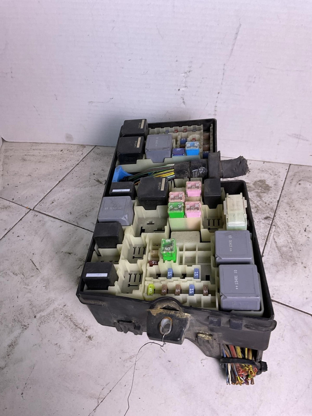 Engine Fuse Box FORD TRANSIT CONNECT 14 150