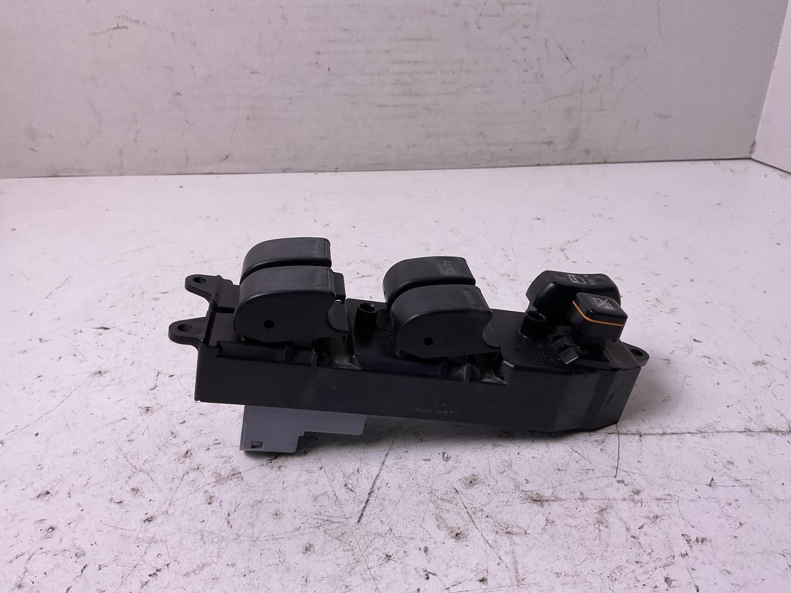 Door Switch Front TOYOTA SIENNA 04 05 06 07 08 09 100