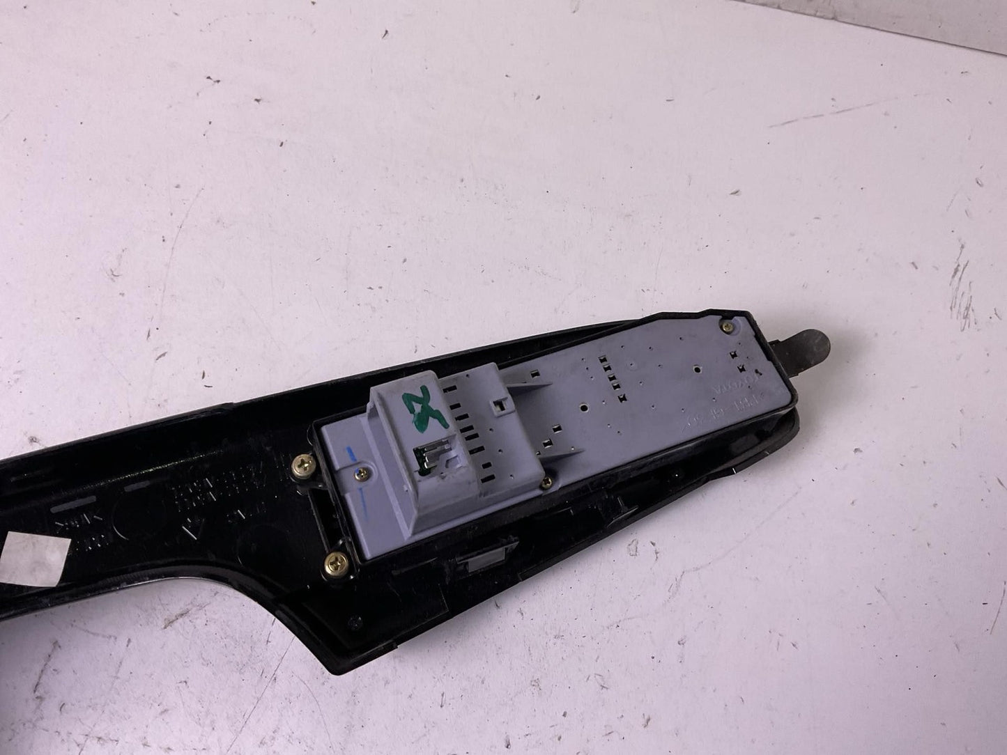 Door Switch Front TOYOTA SIENNA 04 05 06 07 08 09 107
