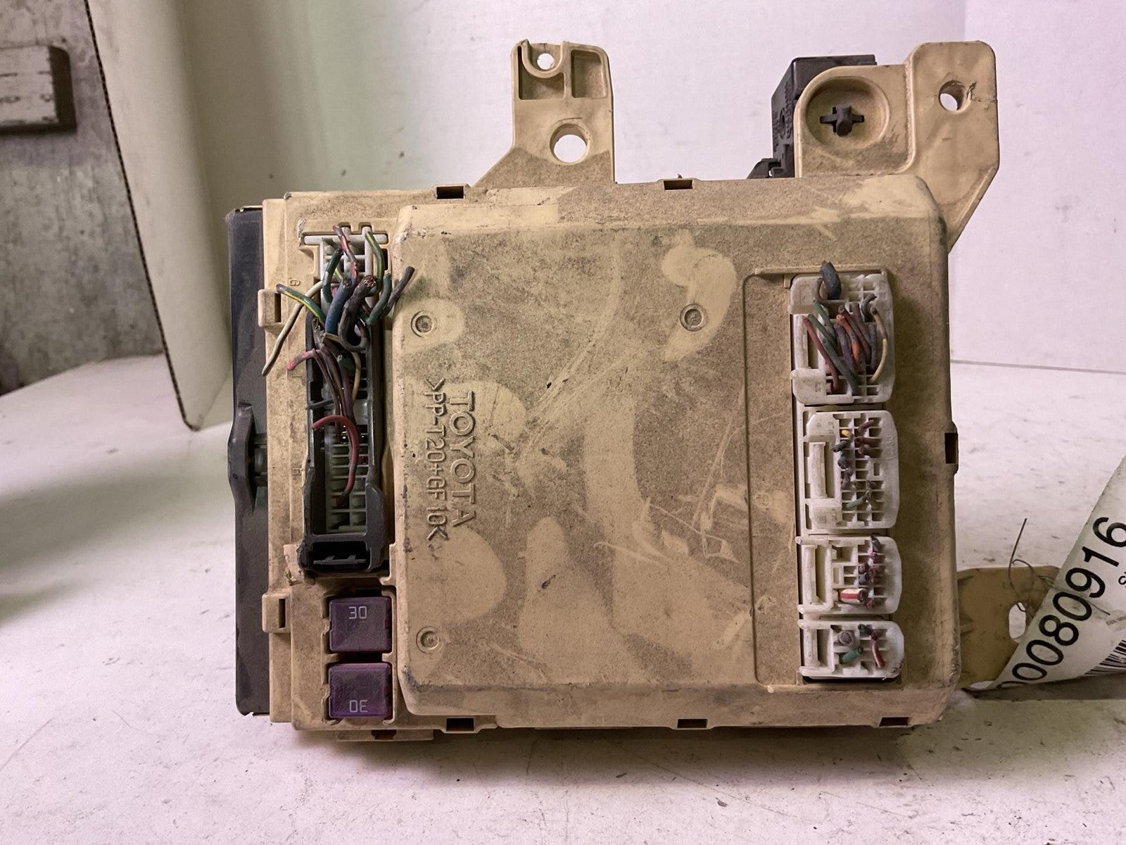 Cabin Fuse Box TOYOTA SIENNA 084