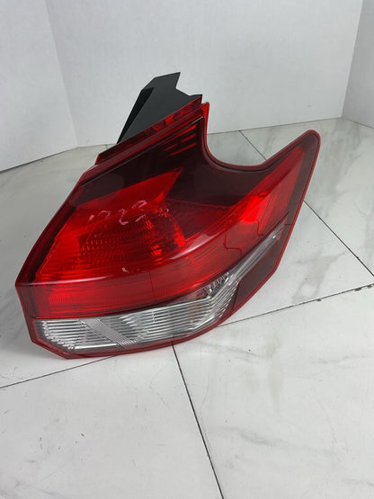 Tail Light Assembly NISSAN KICKS Right 18 19 200