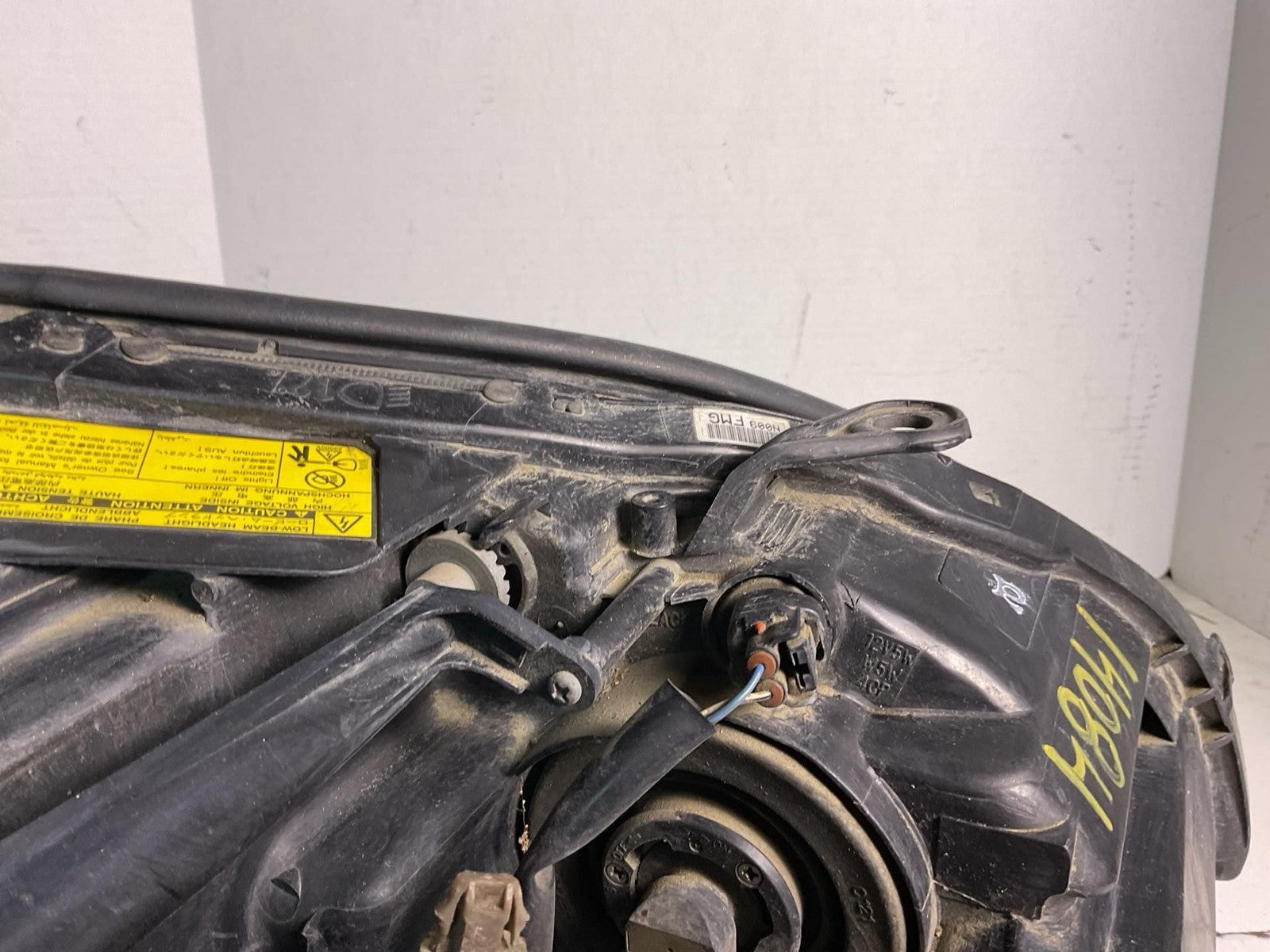 Headlamp Assembly LEXUS RX330 Left 04 05 065