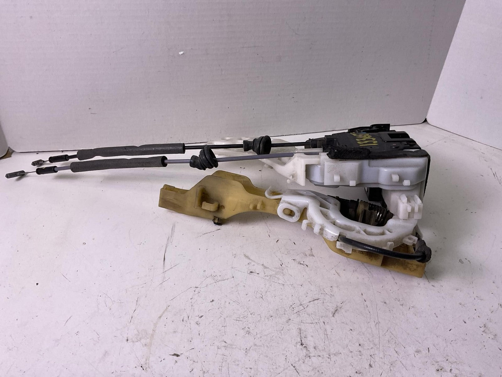 Front Door Latch LEXUS CT200H Left 11 12 13 14 15 16 172