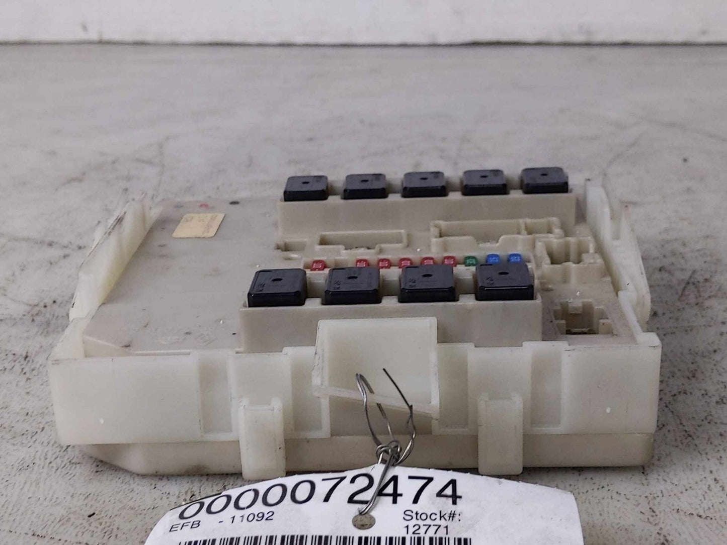 Engine Fuse Box NISSAN TITAN 04 05 067