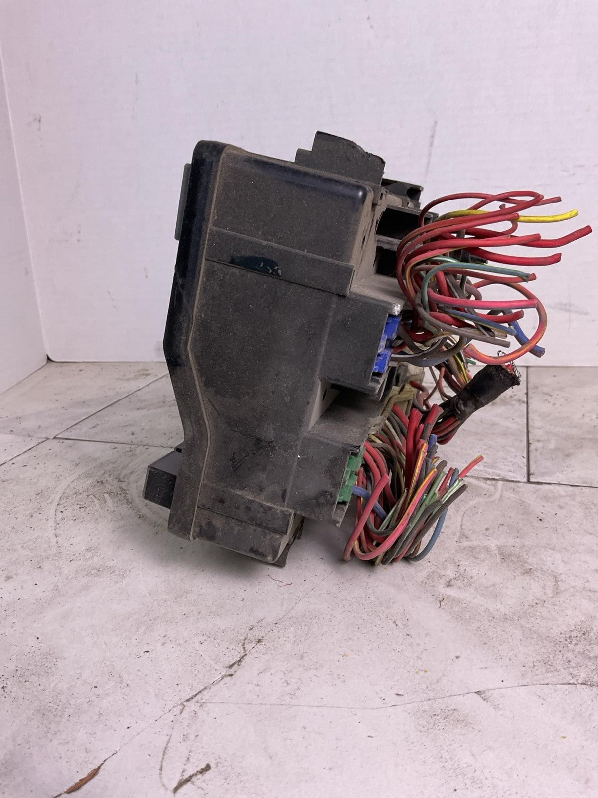 Engine Fuse Box DODGE PICKUP 1500 16 17 18 194