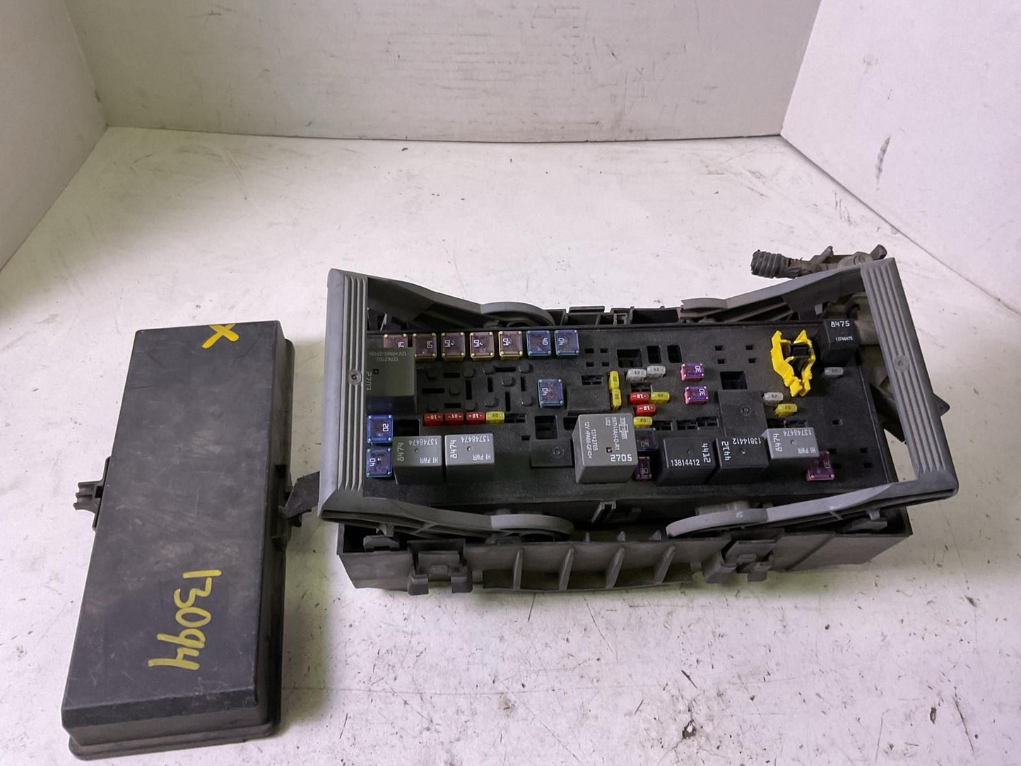 Engine Fuse Box DODGE JOURNEY 130