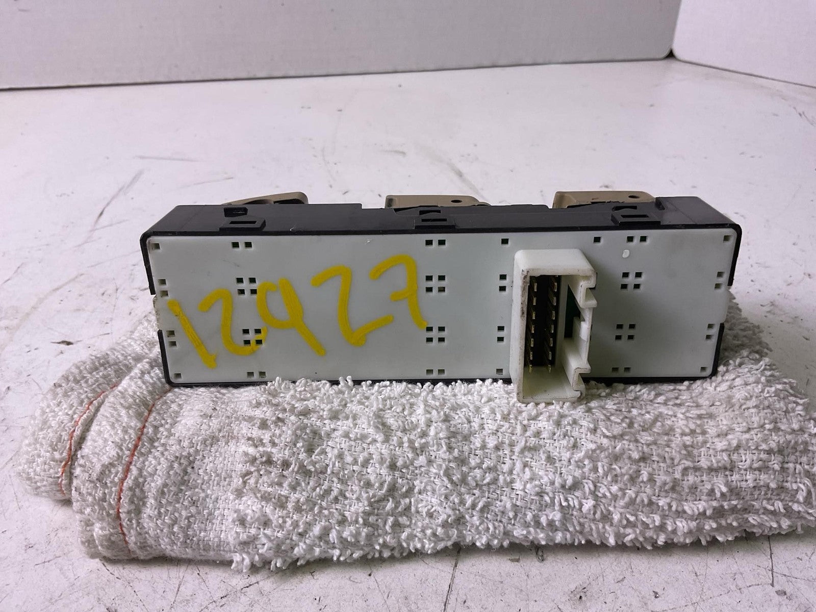 Door Switch Front HYUNDAI SONATA 11 12 13 14 153