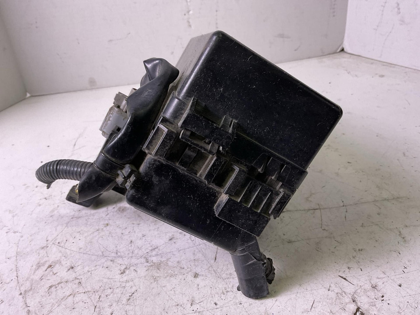 Engine Fuse Box NISSAN PATHFINDER 10 11 123