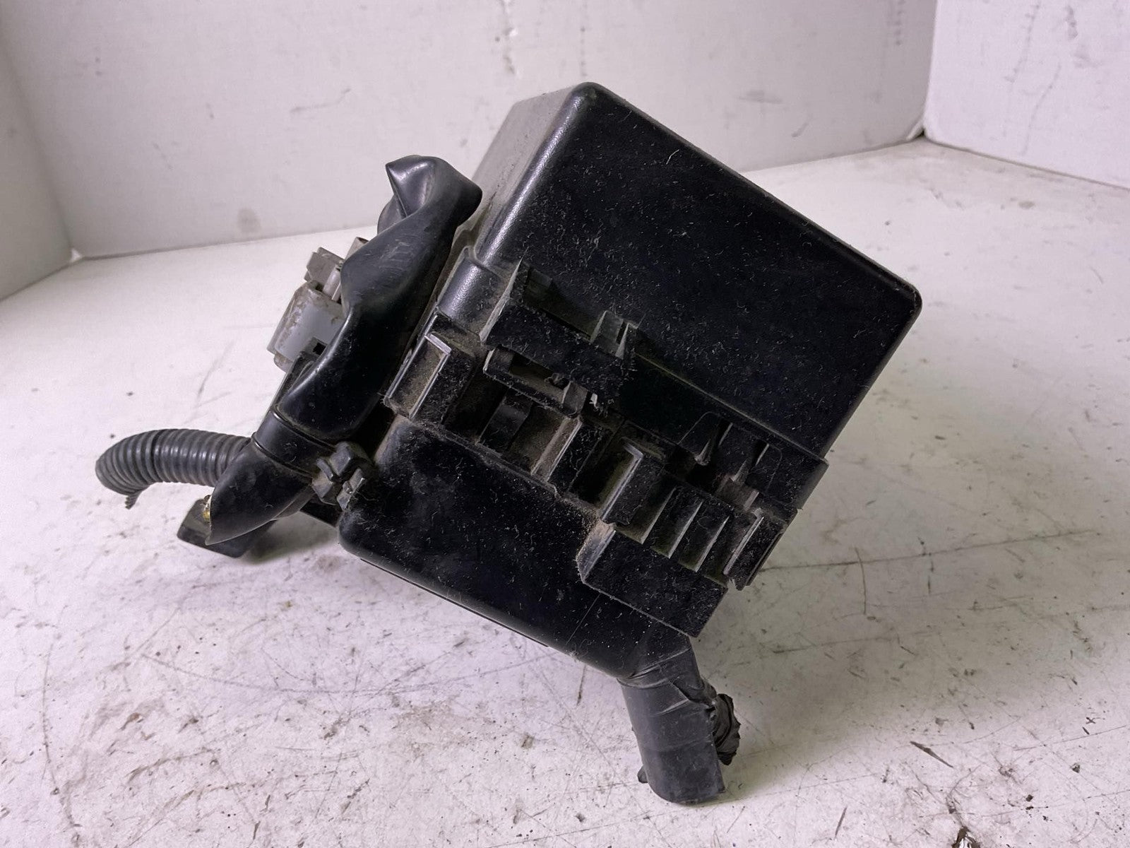 Engine Fuse Box NISSAN PATHFINDER 10 11 123