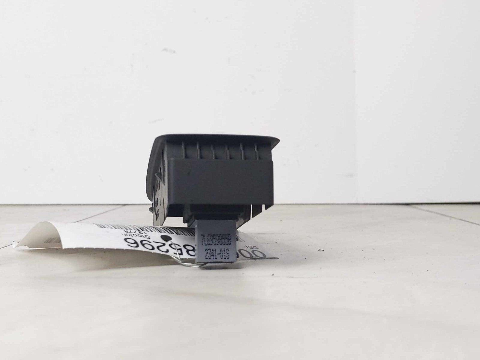 Door Switch Front GOLF EXCEPT GTI 125