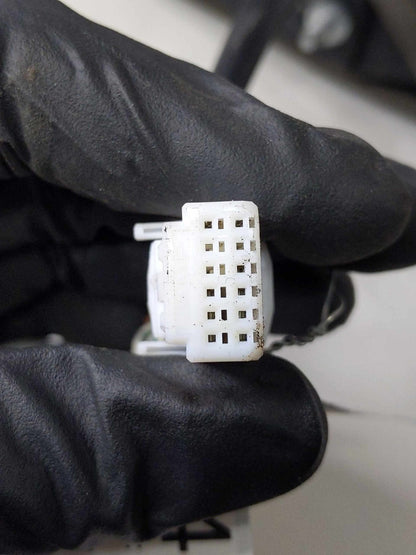 Door Mirror INFINITI M45 Left 06 07 088