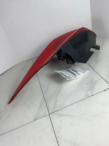 Tail Light Assembly FORD FOCUS Right 12 13 143