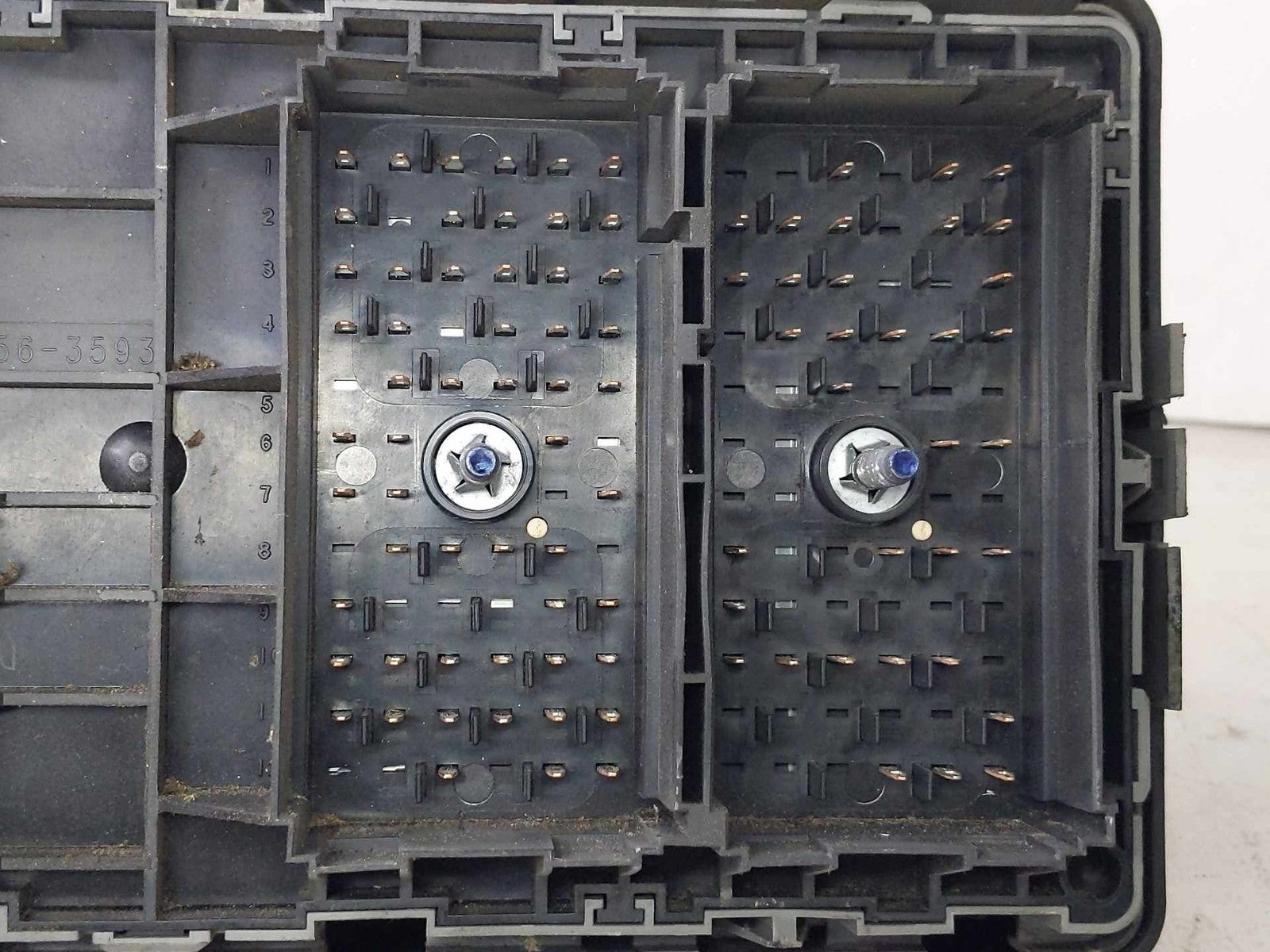 Engine Fuse Box CHEVY EXPRESS 2500 03 04 05 06 079