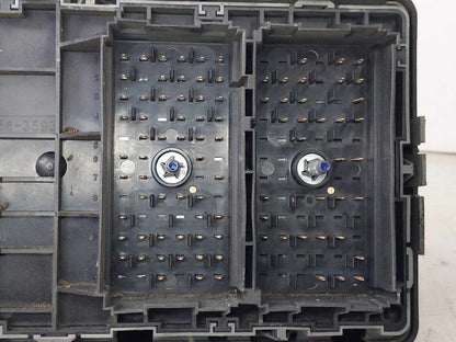 Engine Fuse Box CHEVY EXPRESS 2500 03 04 05 06 079