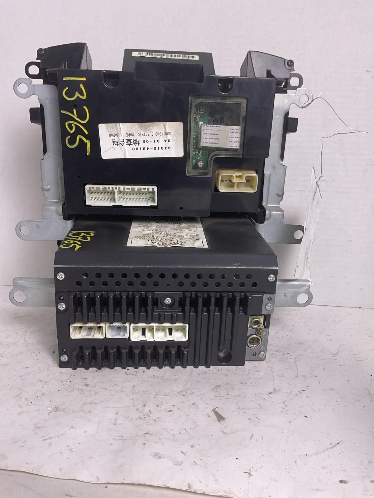 Audio & Visual Equip.(radio) TOYOTA HIGHLANDER 04 055