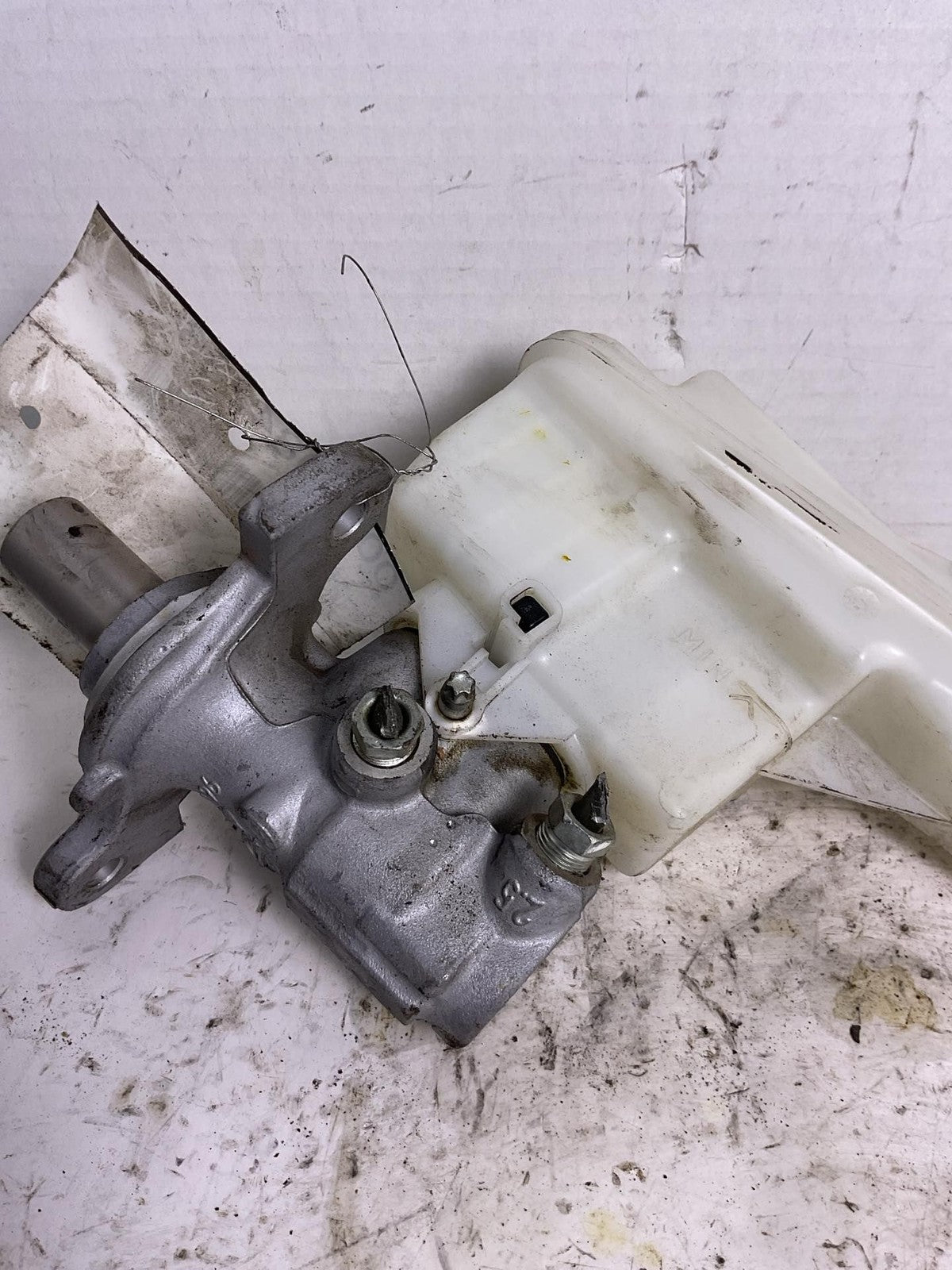 Master Cylinder NISSAN VERSA 20 21 22 23 242